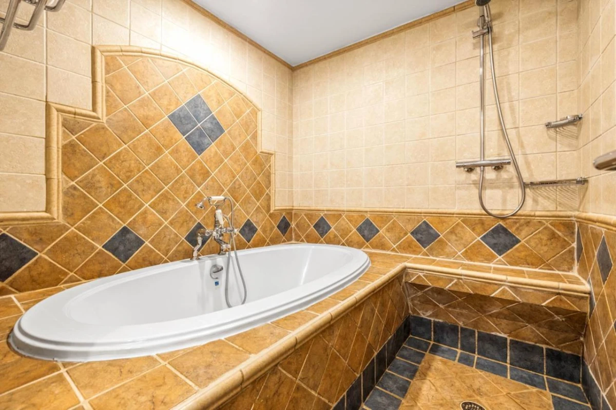 Harbour Village Beach Club