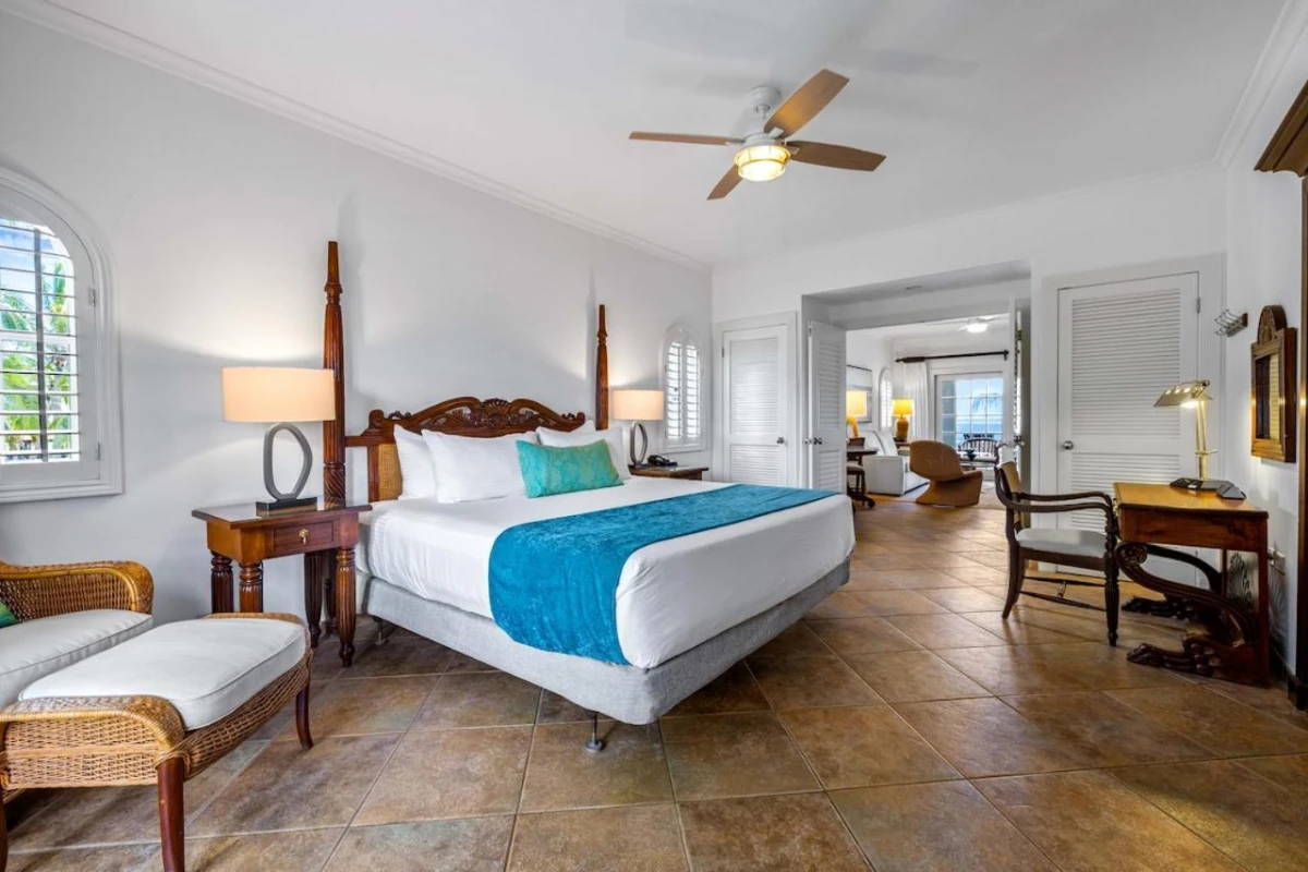 Harbour Village Beach Club