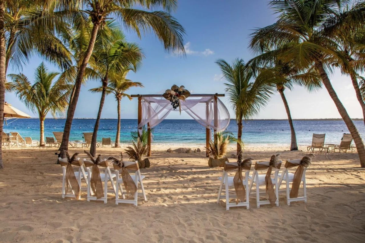 Harbour Village Beach Club