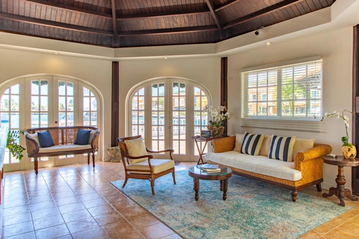 Harbour Village Beach Club