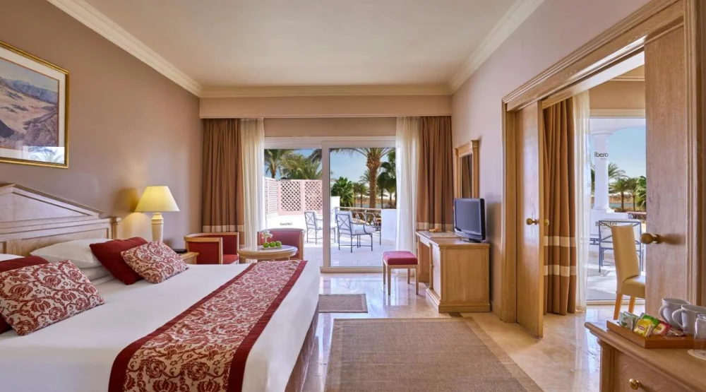 Executive Suite Queen Or Twin Bed Sea View at Iberotel Palace