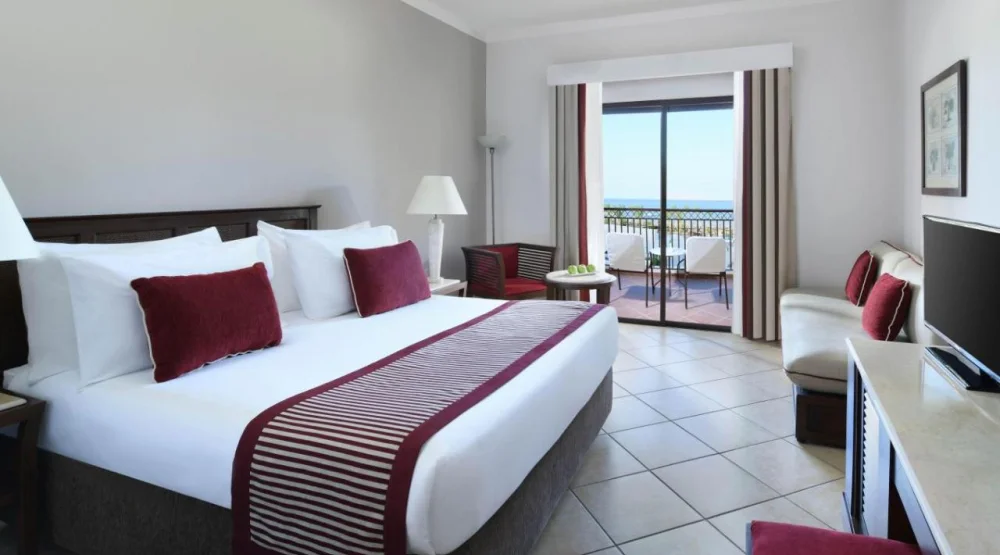Superior Queen Or Twin Beds Sea View at Jaz Belvedere