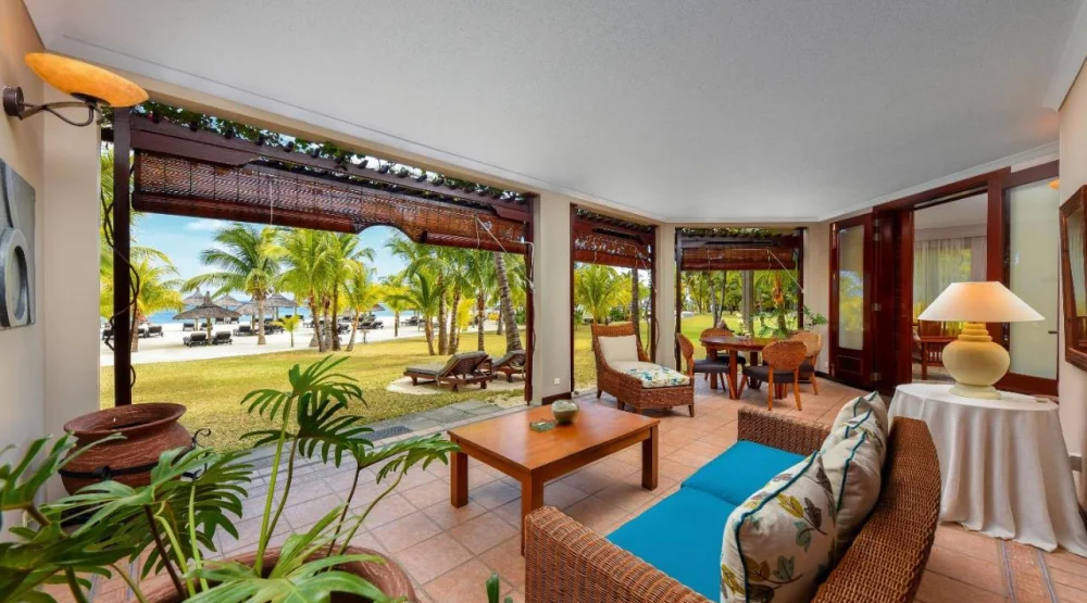 Senior Suite Beachfront at Dinarobin Beachcomber Golf Resort & Spa
