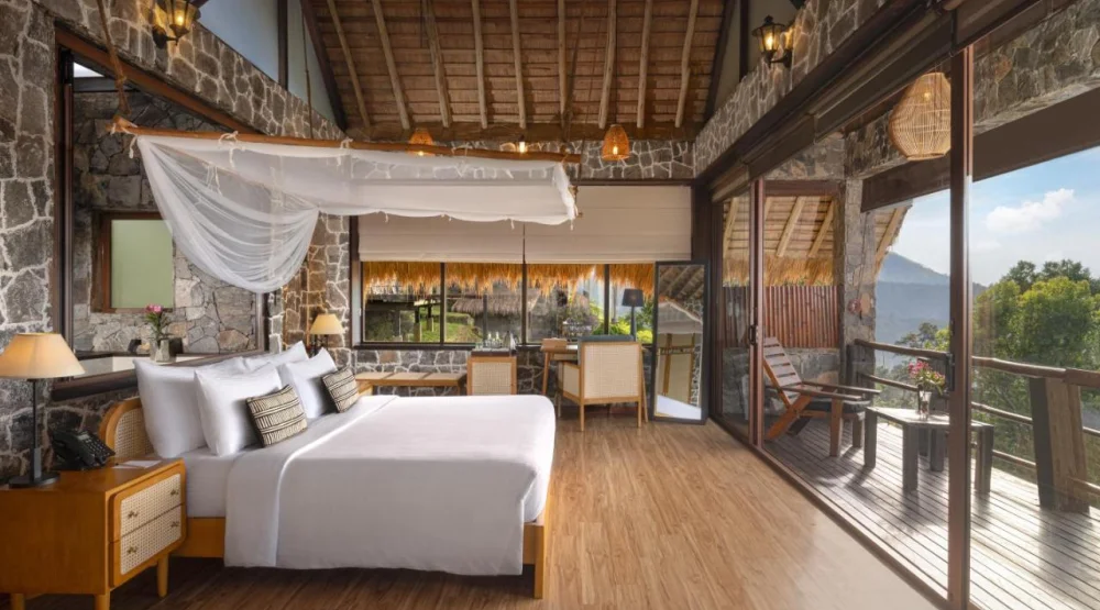 Honeymoon Deluxe with Bathtub at 98 Acres Resort & Spa