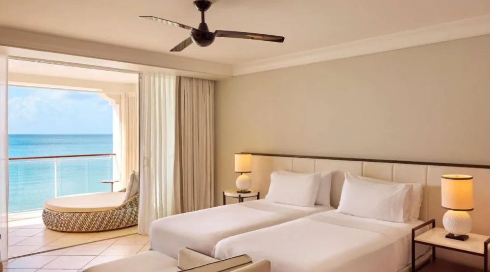 Luxury Twin Room Ocean Front at Fairmont Royal Pavilion