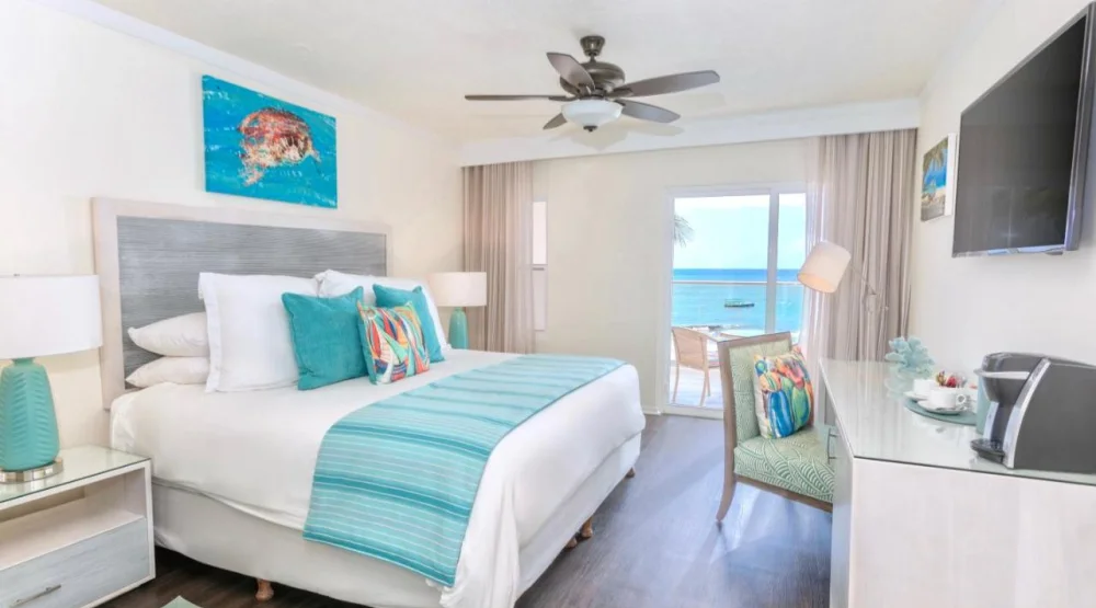 Classic Ocean Front Room at Sea Breeze Beach House