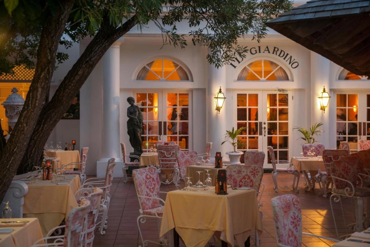 Half Moon - Hotel Photo 40