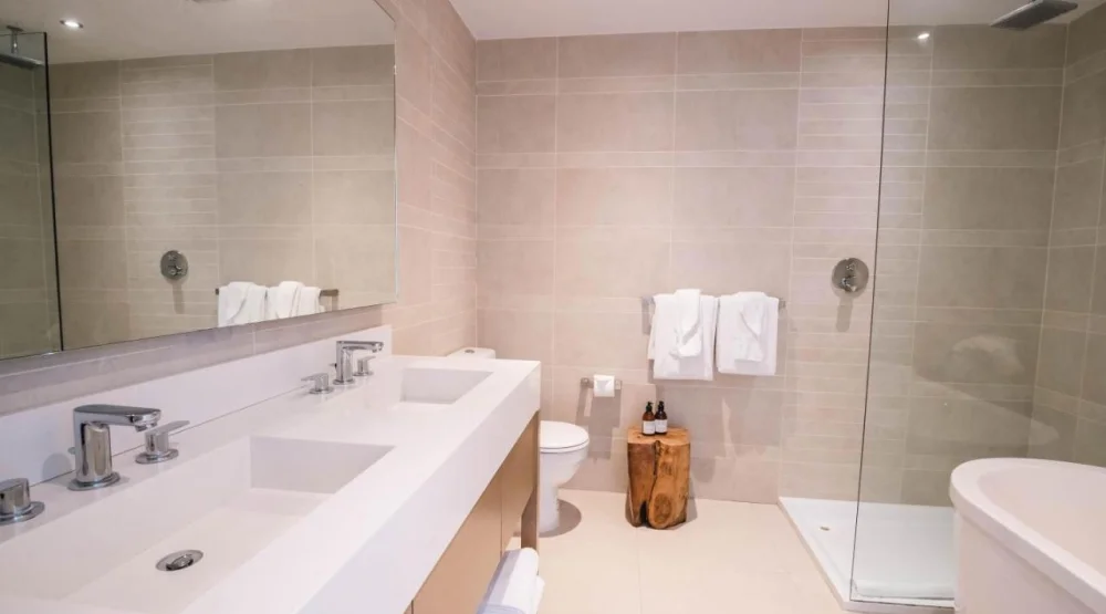 3-bedroom Oceanfront Suite, Two King Beds, Two Twin Beds, Non-smoking at Hodges Bay Resort & Spa