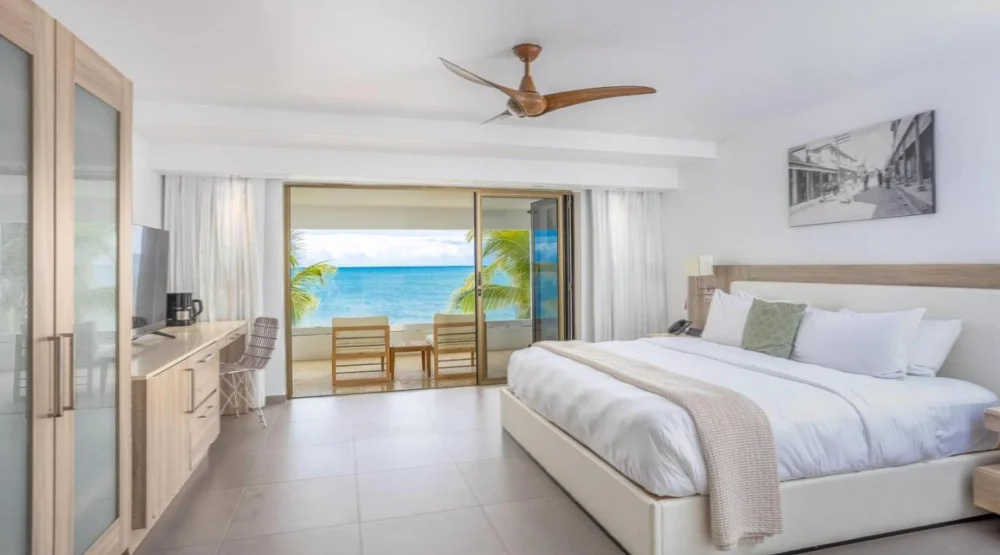 Deluxe Oceanfront Room, One King Bed, Non-smoking at Hodges Bay Resort & Spa