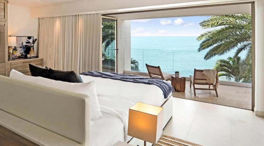 Oceanfront Studio Suite, One King Bed, Non-smoking at Hodges Bay Resort & Spa