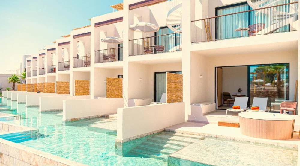 Signature Level - Junior Suite Swim Up at TRS Ibiza Hotel