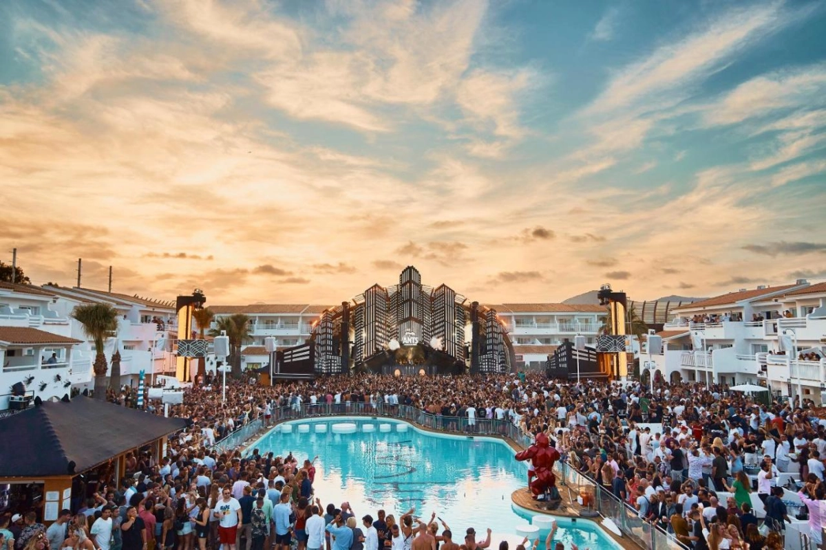 Ushuaia Ibiza Beach Hotel - Hotel Photo 2