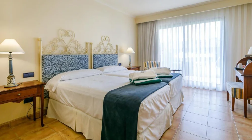Standard Twin Room at La Quinta Menorca By Portblue