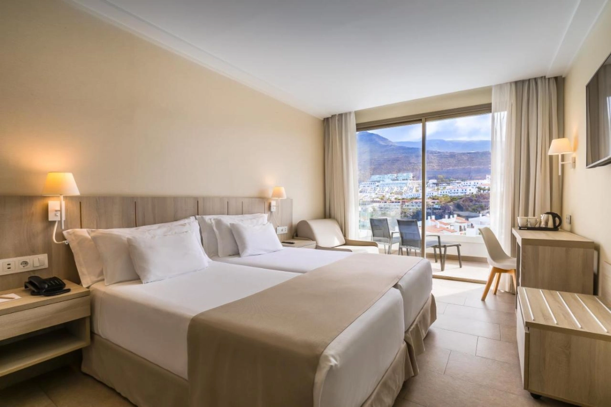 Barcelo Santiago - Hotel Photo 1