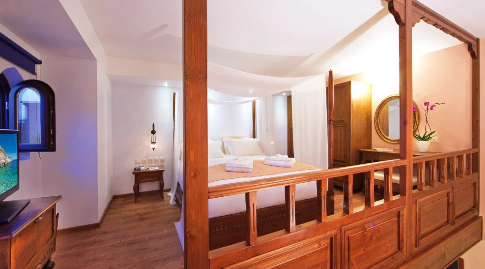 Deluxe Suite with Private Balcony “nymph Of Helios” at In Camera Art Boutique Hotel