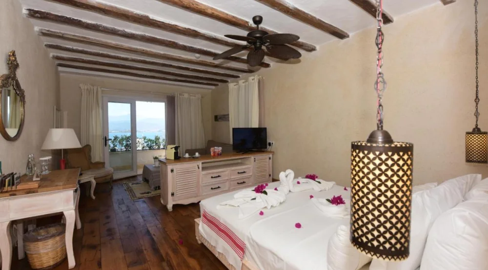 Queen Suite Sea View with Jacuzzi at Hotel Unique Fethiye