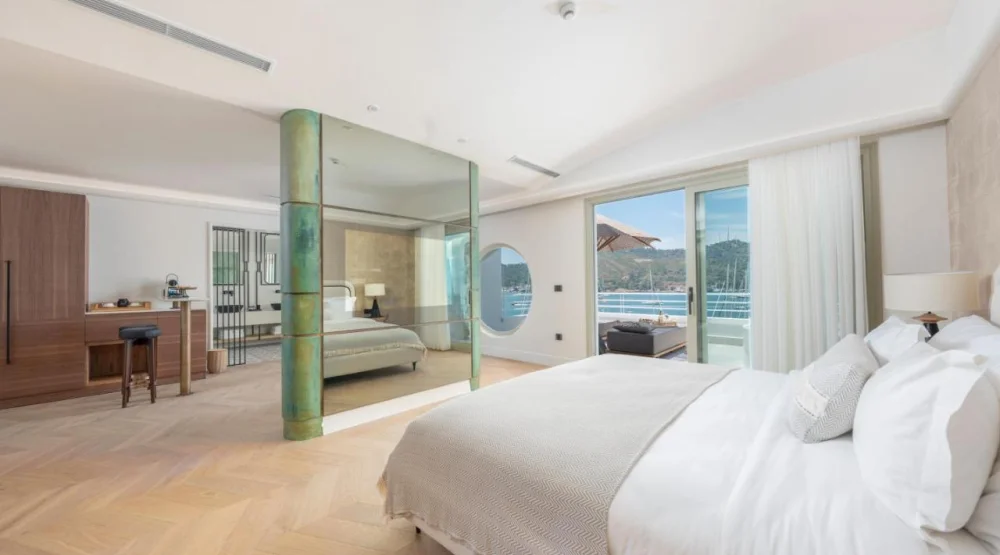 Penthouse Suite at Yacht Classic