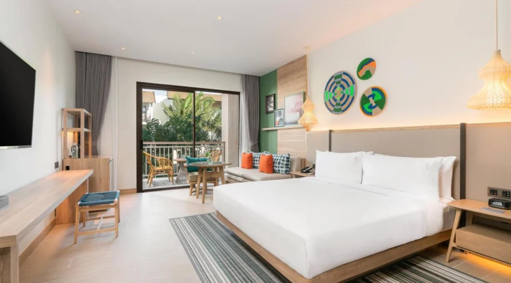 Standard King Room with Balcony at Holiday Inn Resort Samui Bophut Beach