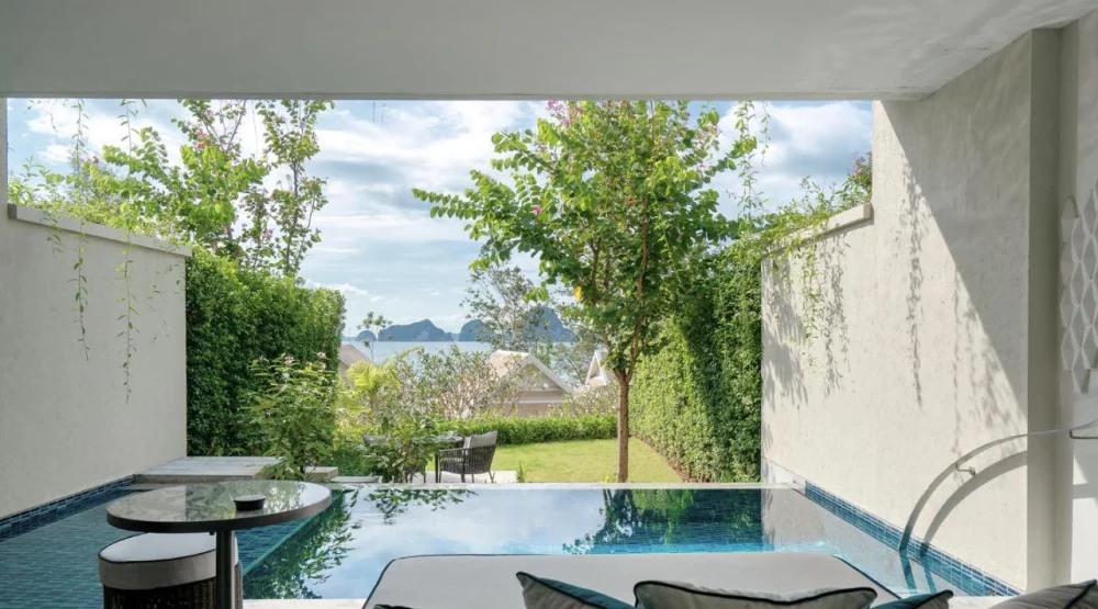 Deluxe Garden Pool Suite King at Banyan Tree Krabi