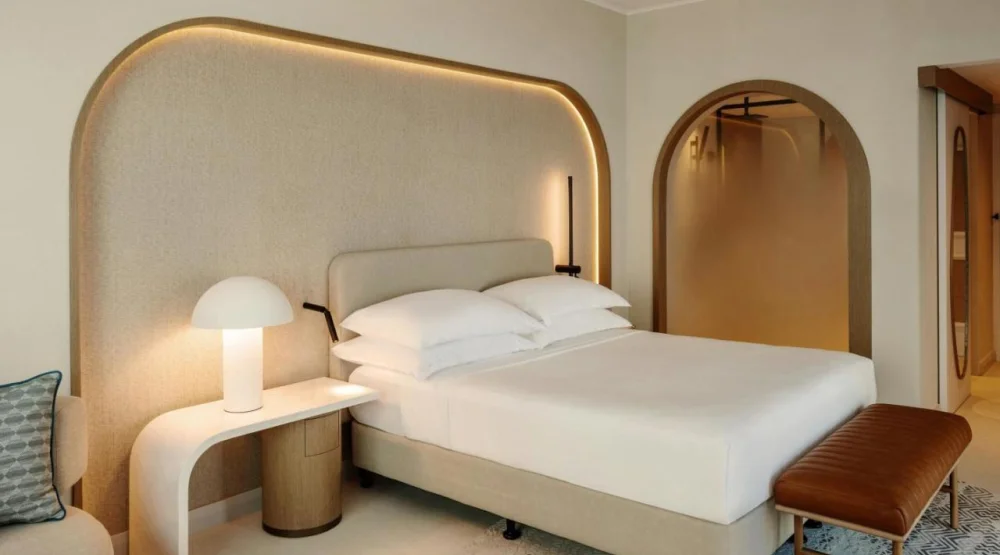 Deluxe King Sea View with Balcony at Sheraton Jumeirah Beach Resort