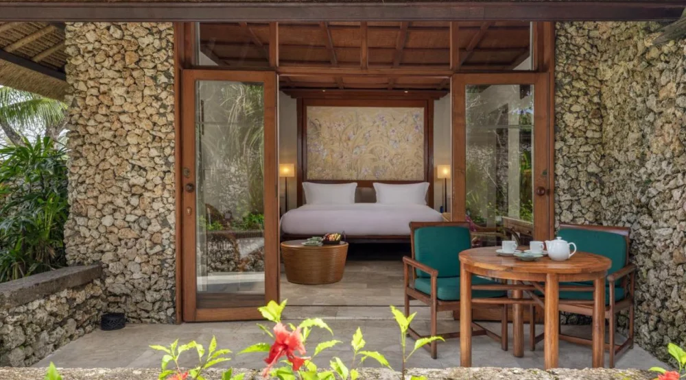 Luxury Lanai Room Garden View at The Oberoi Beach Resort Bali