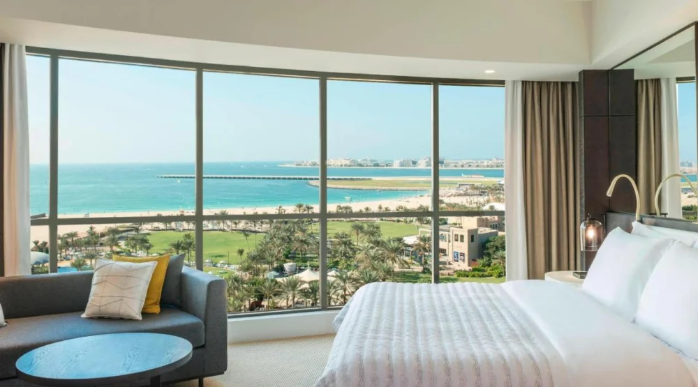 Super Deluxe Suite, Suite, One King, Airport Transfers at Le Royal Meridien Beach Resort & Spa