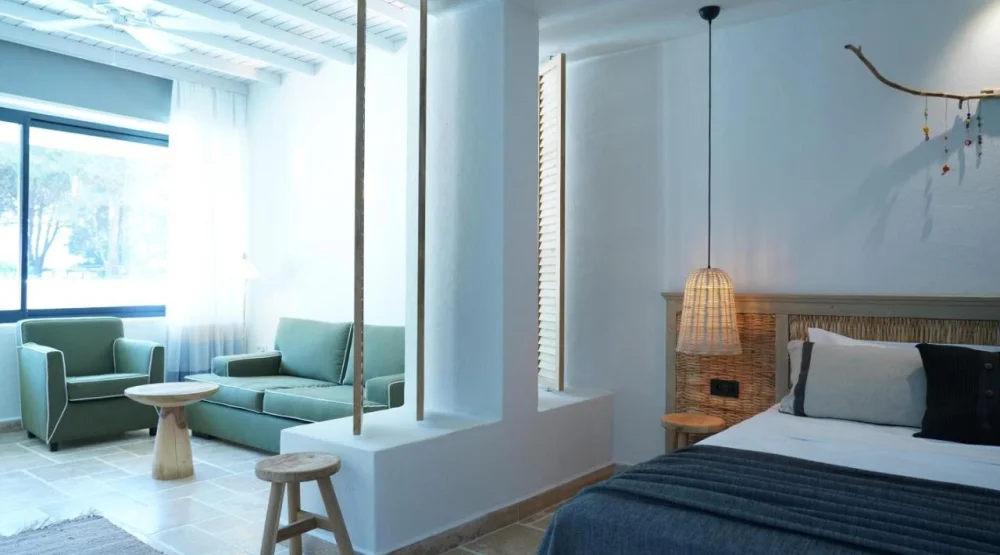 Secret Garden King Suite at Yacht Boheme