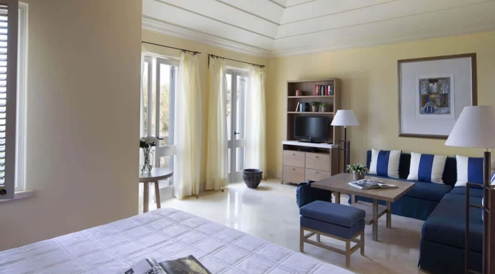 Interconnecting Junior Suite and Garden Studio with Sea View at Anassa