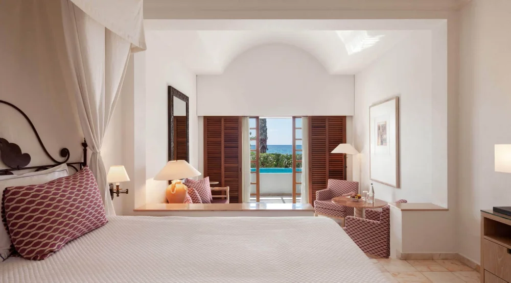 Sea View Garden Studio Suite with Whirlpool at Annabelle