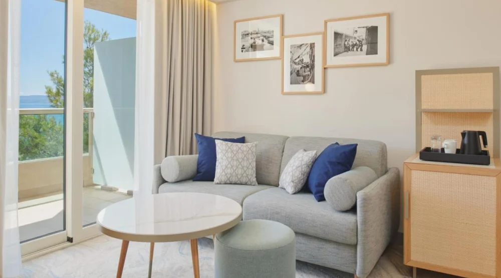 Premium Park View Room with Twin Beds at Le Meridien Lav