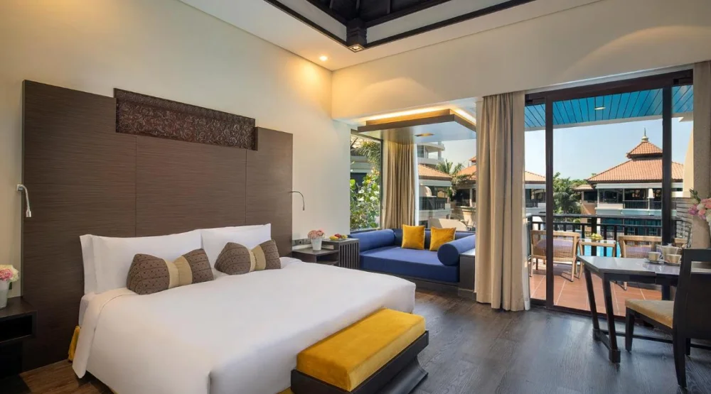 Deluxe Lagoon View at Anantara The Palm Dubai Resort