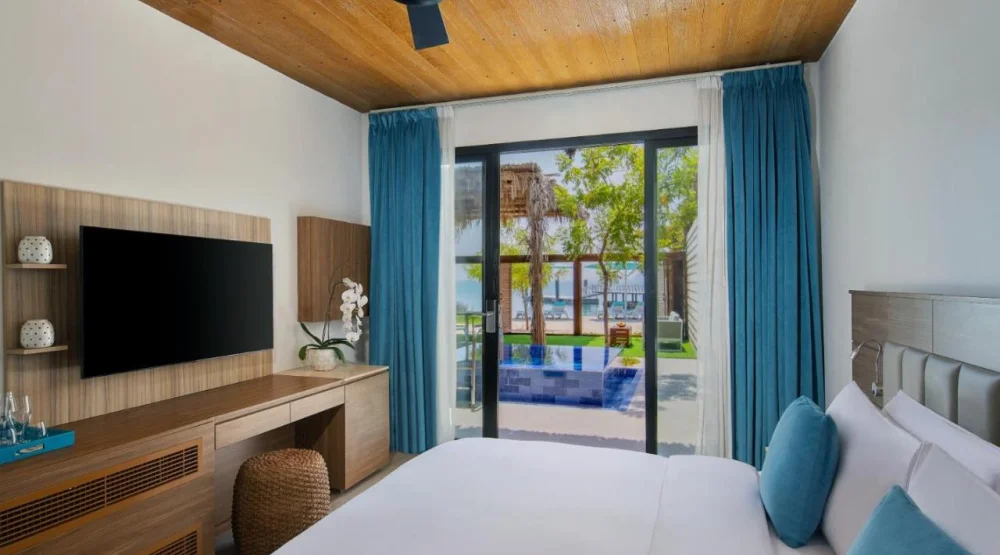 Beach Pool King Or Twin Room at Anantara World Islands Dubai Resort