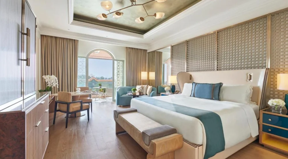 Deluxe Garden View King Room, Balcony at Emirates Palace Mandarin Oriental