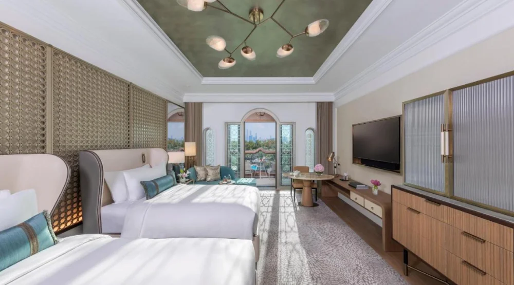 Deluxe Garden View Twin Room, Balcony at Emirates Palace Mandarin Oriental