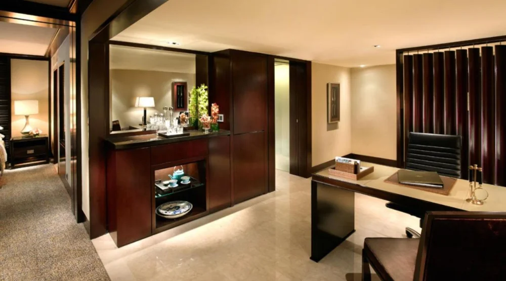 Urban Club Suite Monument View King at Mandarin Oriental Jakarta