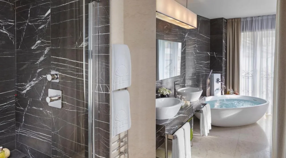 Deluxe Terrace Suite at Mandarin Oriental Milan