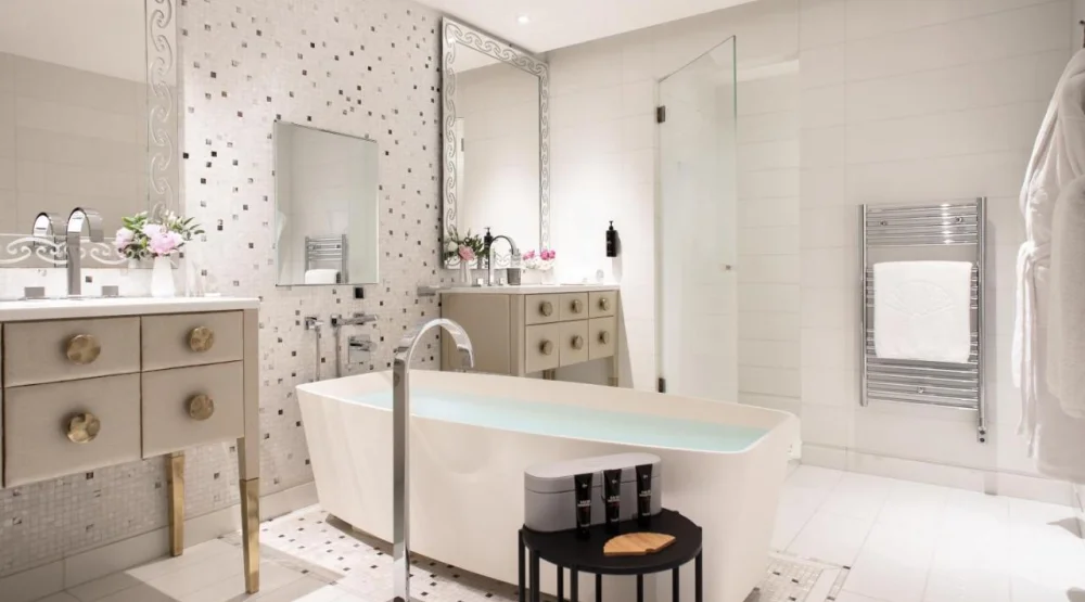 Deluxe Suite at Mandarin Oriental Paris