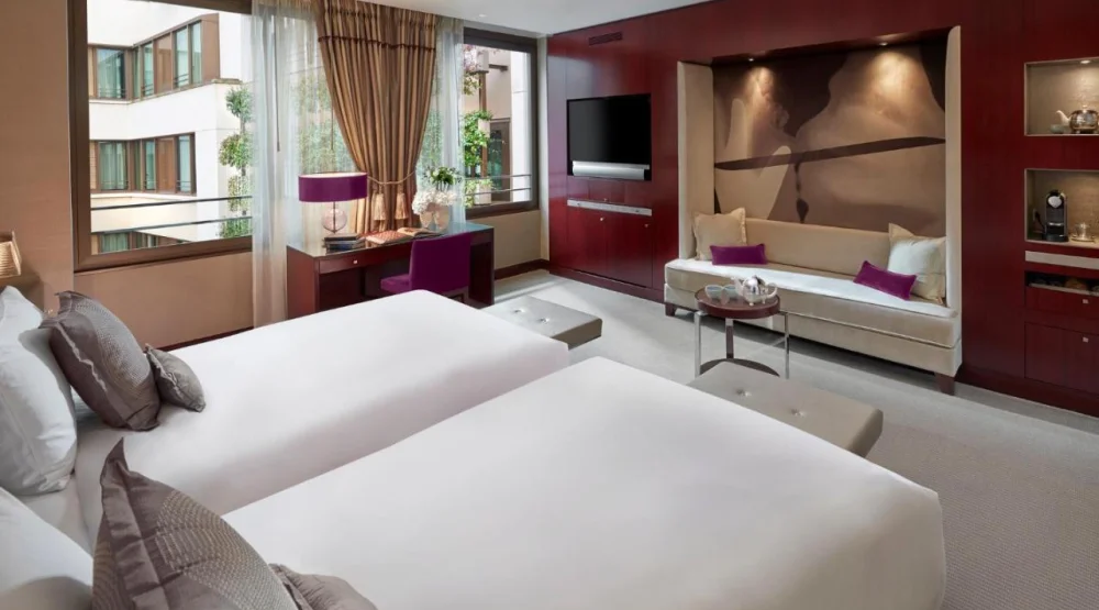 Deluxe Twin Room at Mandarin Oriental Paris
