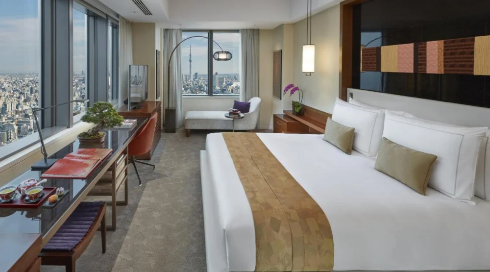 Deluxe Corner King Room at Mandarin Oriental Tokyo
