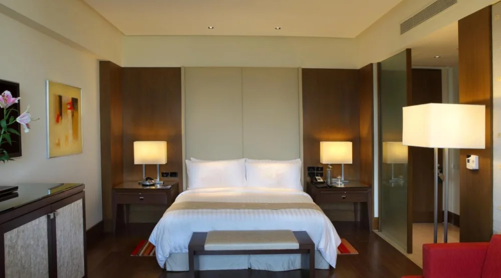 Deluxe Double Room at The Oberoi Gurgaon