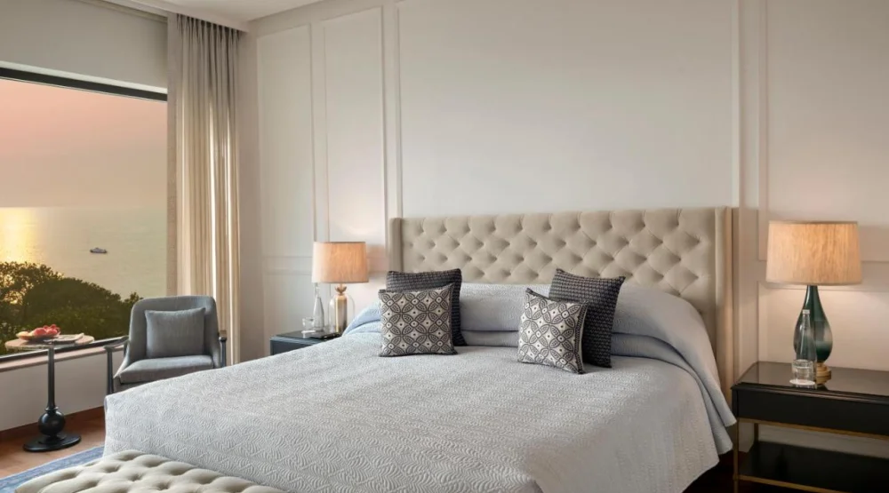 Premier Bay View Suite at The Oberoi Mumbai
