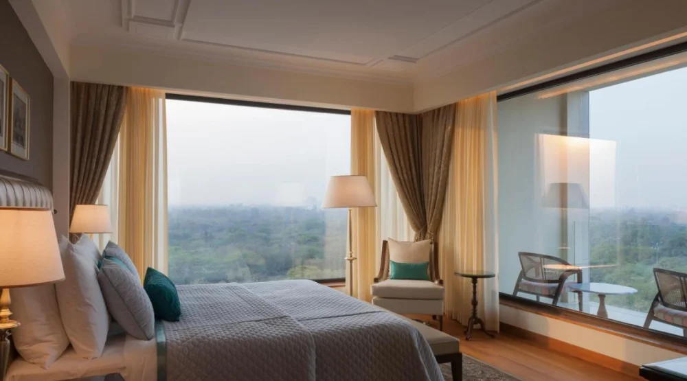 Deluxe Suite at The Oberoi New Delhi