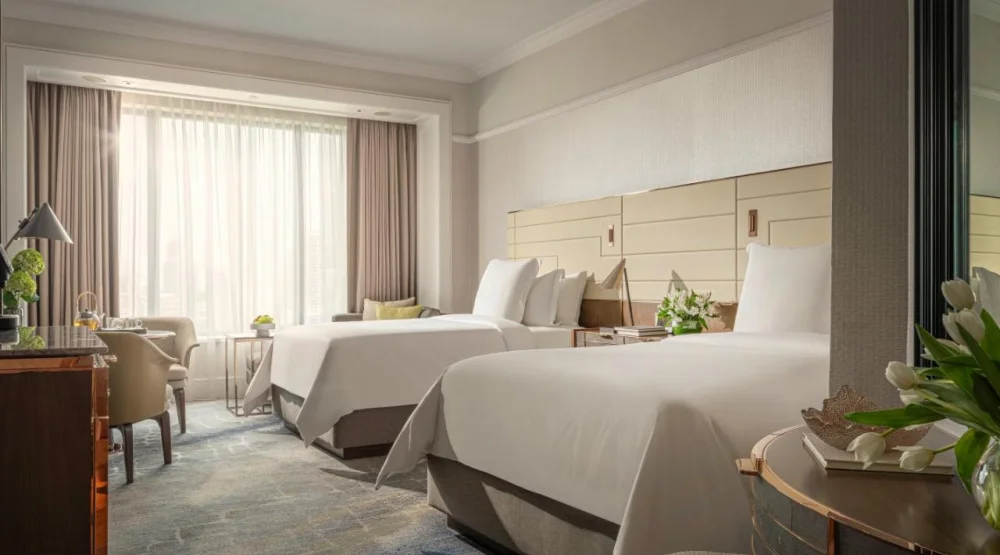 Deluxe Twin Room at Four Seasons Hotel Singapore