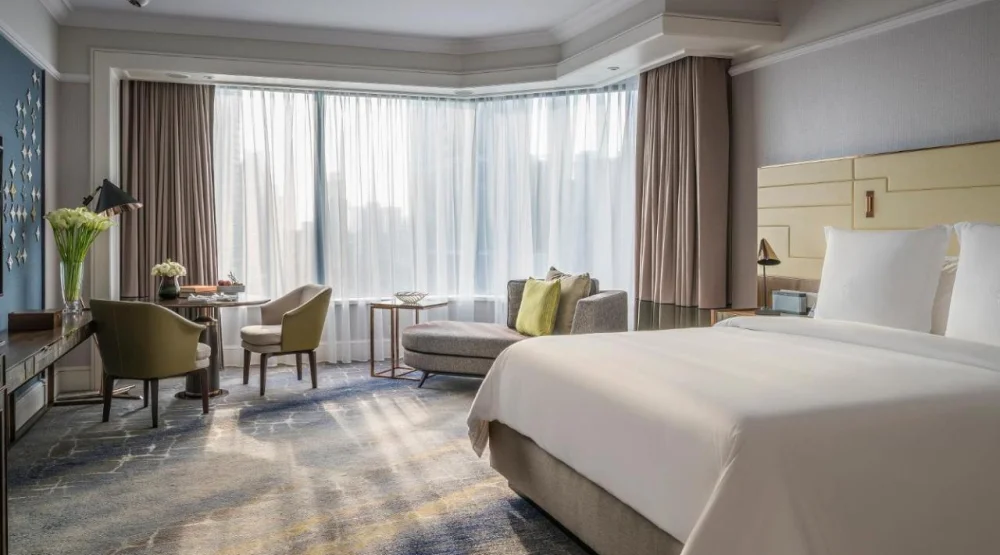 Premier King Room at Four Seasons Hotel Singapore