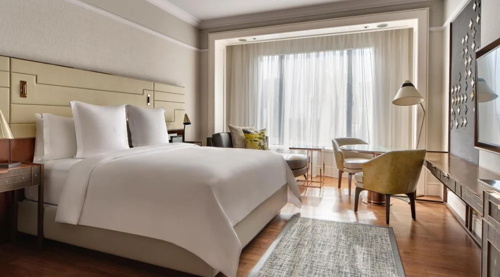 Deluxe Hypoallergenic King Room at Four Seasons Hotel Singapore