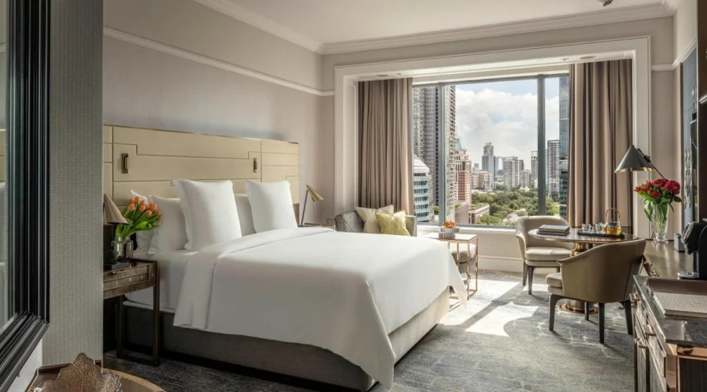Club Room King at Four Seasons Hotel Singapore