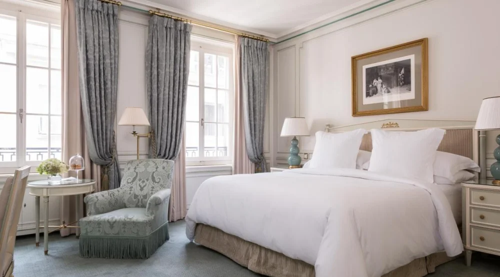 Standard King Room at Four Seasons Hotel des Bergues Geneva