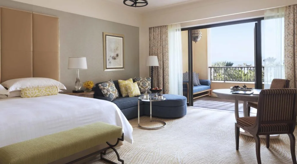 Deluxe Partial Sea View Room with King Bed at Four Seasons Resort Dubai At Jumeirah Beach