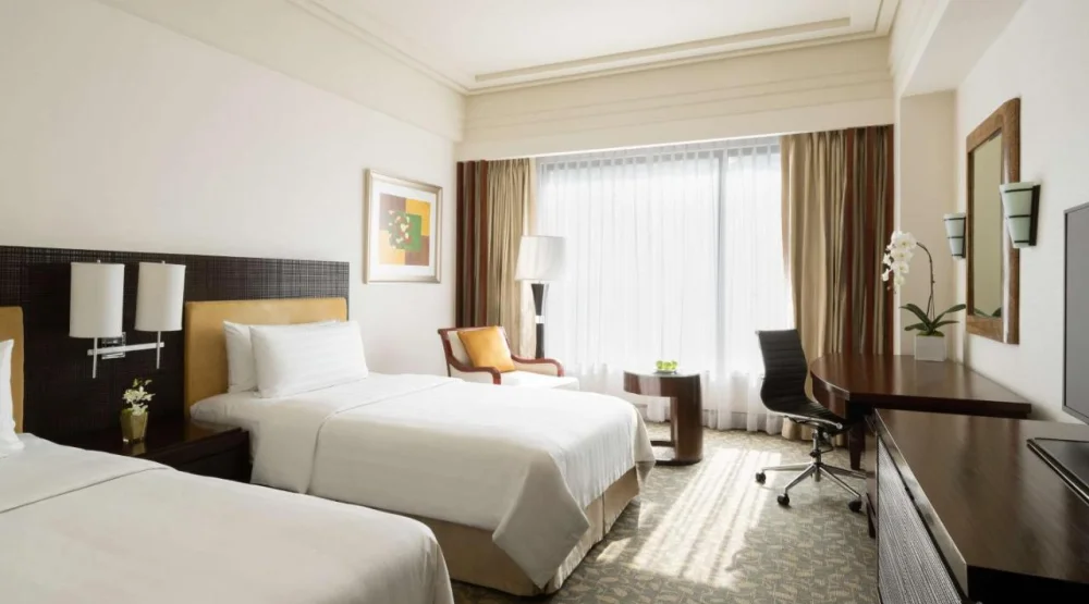 Garden Wing Horizon Deluxe Room Twin at Edsa Shangri-La Hotel