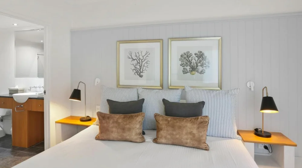 One Bedroom Beach Front Apartment at Alamanda Palm Cove By Lancemore